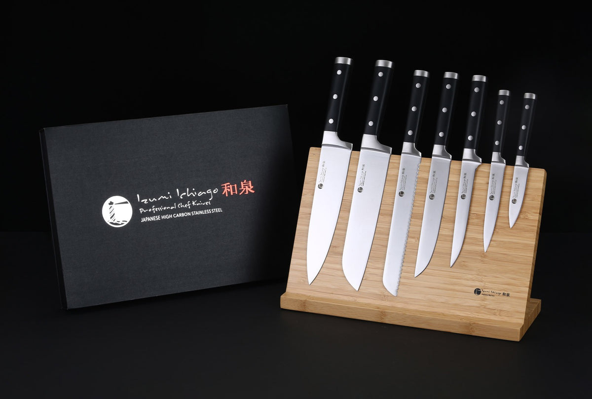 IZUMI ICHIAGO - 7-tlg. Kochmesser-Set "Professional Chef Knives" inkl. Bambustständer IZUMI ICHIAGO