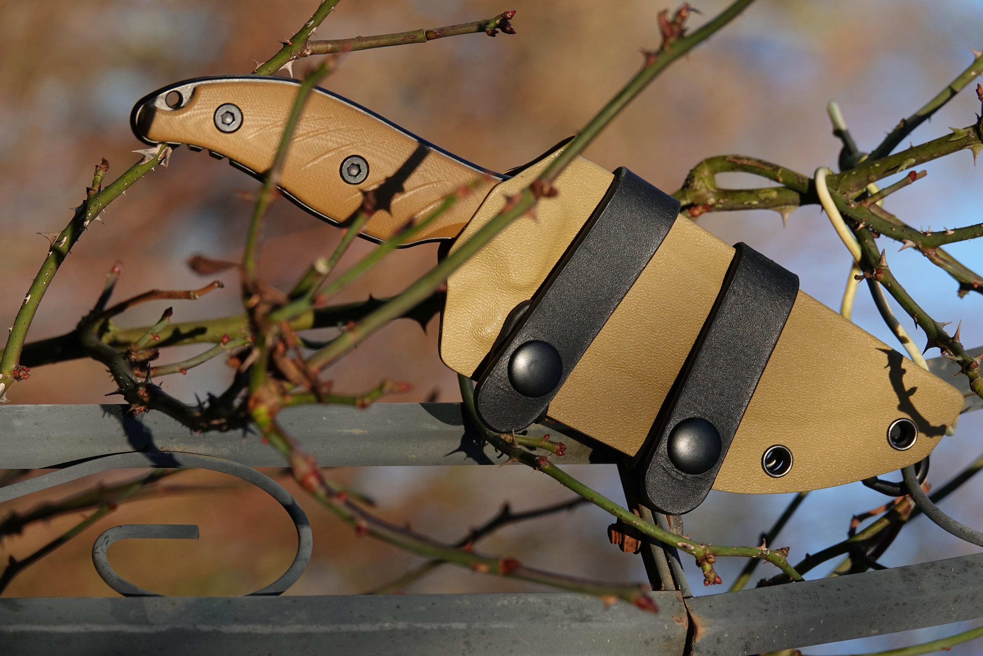 OMNIVORE Lightweight EDC, Outdoor und Self-Defence Messer mit Kydexscheide ED MAHONY