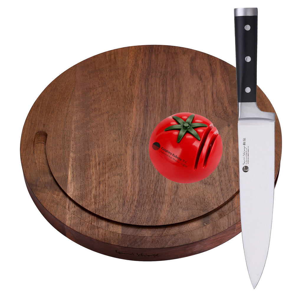 IZUMI ICHIAGO Rundes Schneidebrett / Hackbrett mit Saftrinne mit  Kochmesser und Tomato Schleifstein . Maße: 33.5x33.5x3cm / 1,6 kg Amerikanischem Walnußholz, mit Leinen-Öl behandelt IZUMI ICHIAGO