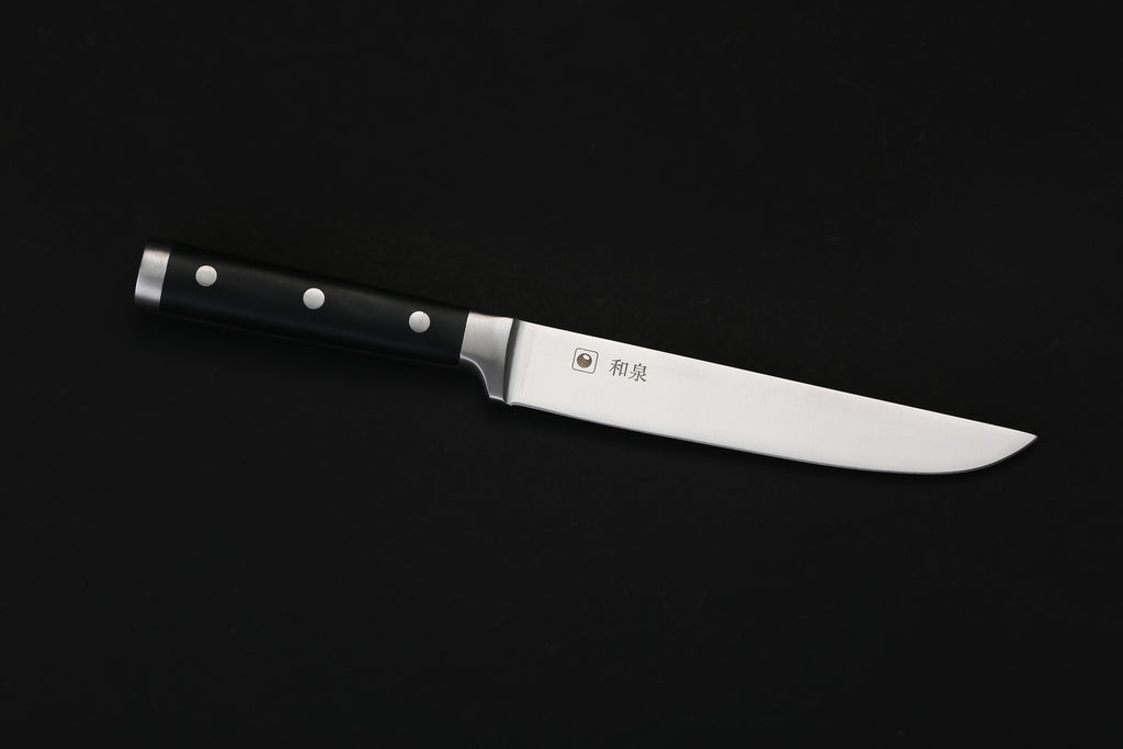IZUMI ICHIAGO - 5-tlg. Santokumesser -Set "Professional Chef Knives" inkl..Bambus-Magnetmesserhalter und Wasserschleifstein IZUMI ICHIAGO