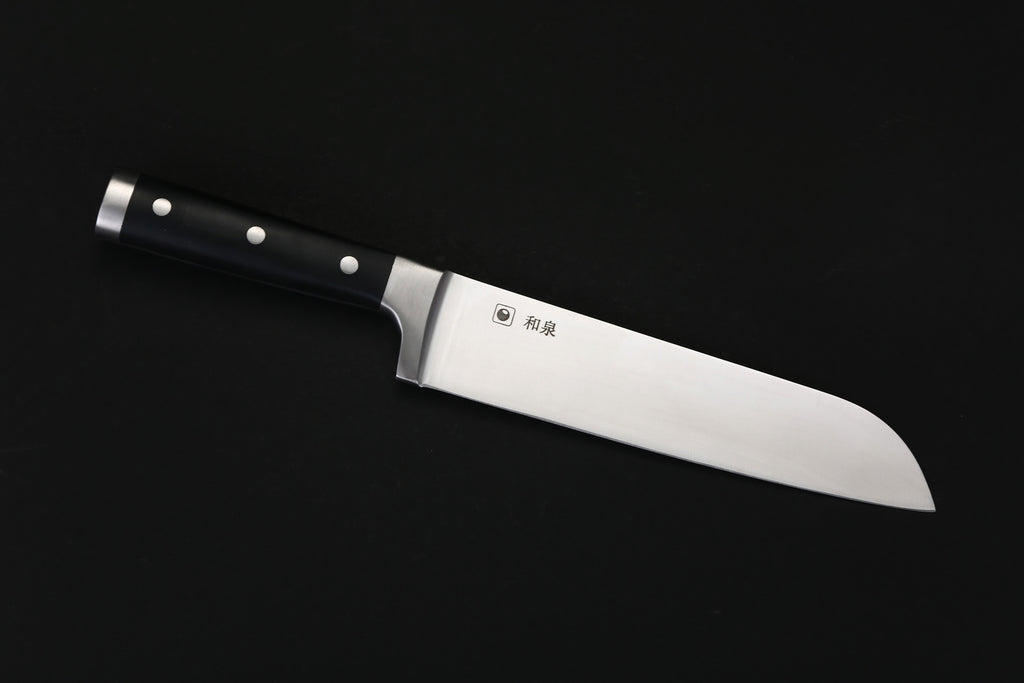 IZUMI ICHIAGO - 3-tlg. Santokumesser -Set "Professional Chef Knives" inkl..Bambus-Magnetmesserhalter und Wasserschleifstein IZUMI ICHIAGO