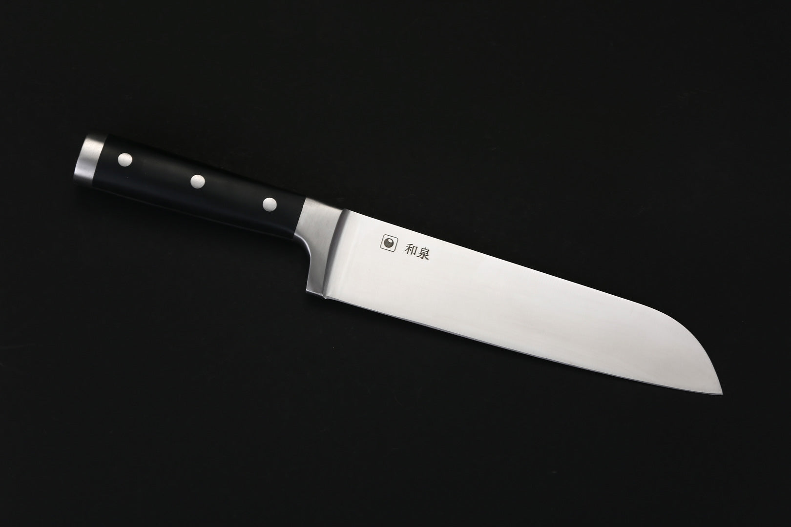 IZUMI ICHIAGO - 3-tlg. Santokumesser -Set "Professional Chef Knives" inkl..Bambus-Magnetmesserhalter und Wasserschleifstein IZUMI ICHIAGO