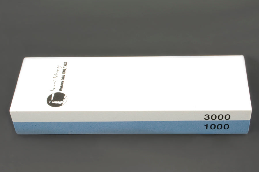 IZUMI ICHIAGO - 5-tlg. Santokumesser -Set "Professional Chef Knives" inkl..Bambus-Magnetmesserhalter und Wasserschleifstein IZUMI ICHIAGO
