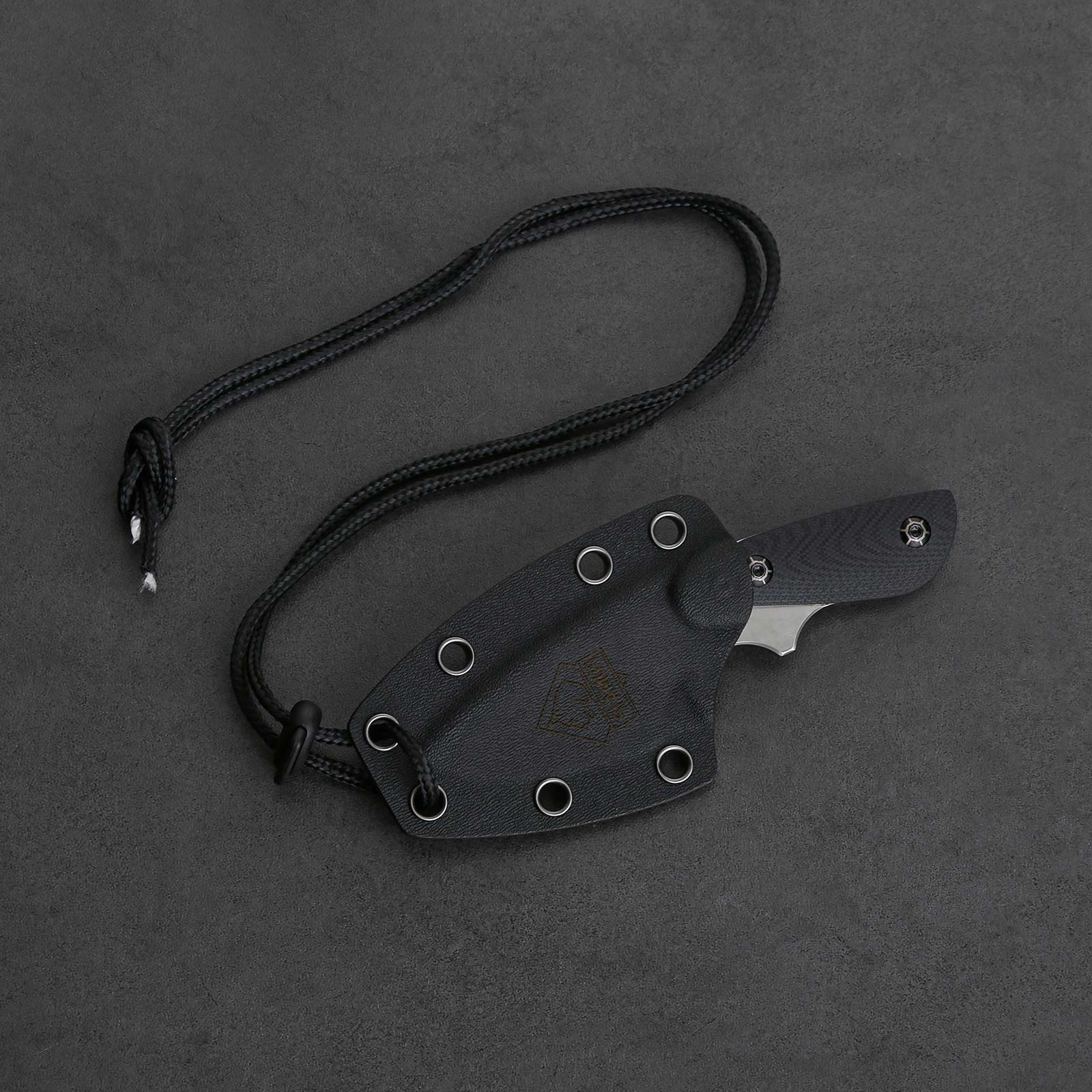 PUMA IP/ Ed Mahony  Kleiner Keiler, G10 Schwarz Glasfaser Karbon, mit Kydexscheide Halskette ED MAHONY